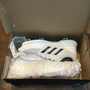 Brand new in box golf shoes